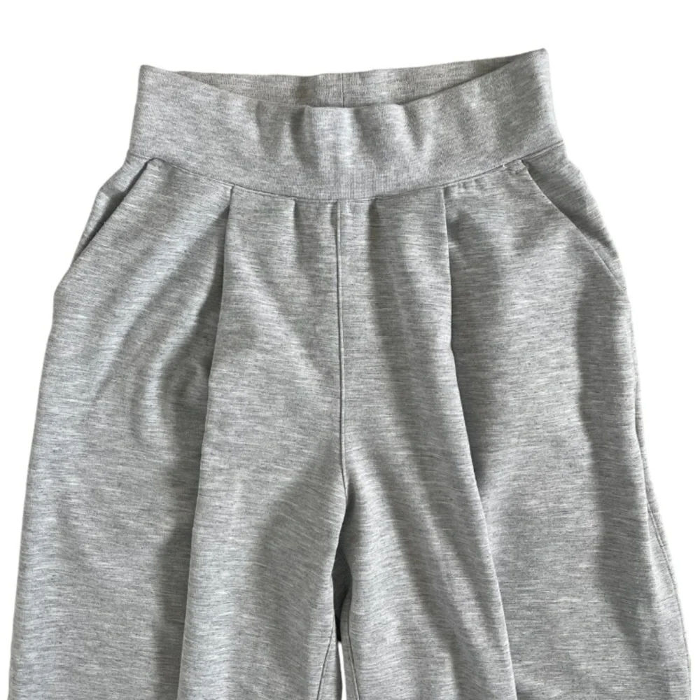Lululemon Can You Feel The Pleat Crop * 21